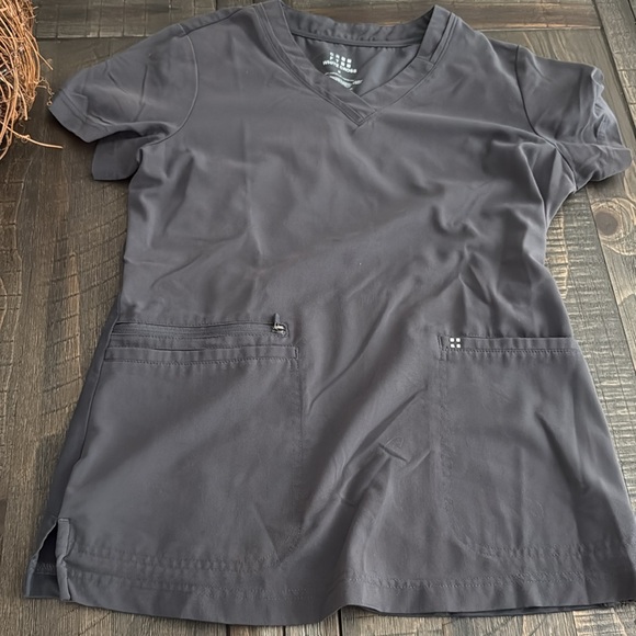 White Cross grey scrub set Size M - Picture 3 of 6